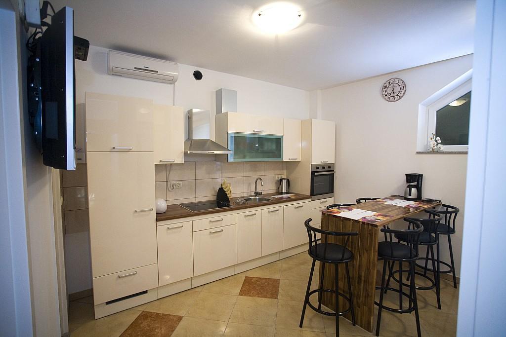 Apartments Rubic 오미스 객실 사진