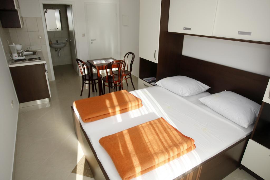 Apartments Rubic 오미스 객실 사진